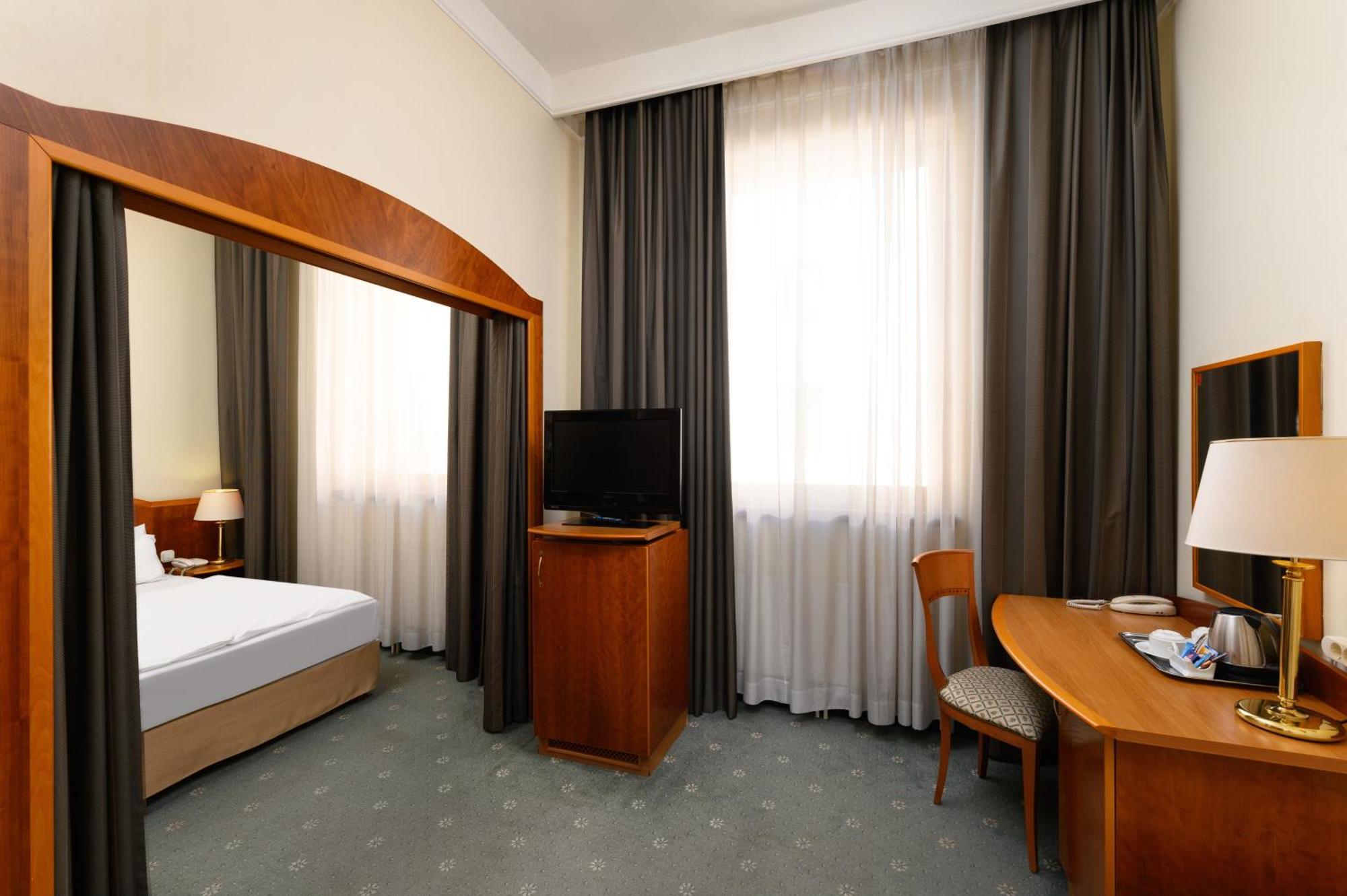 Danubius Hotel Hungaria City Center Budapest Luaran gambar