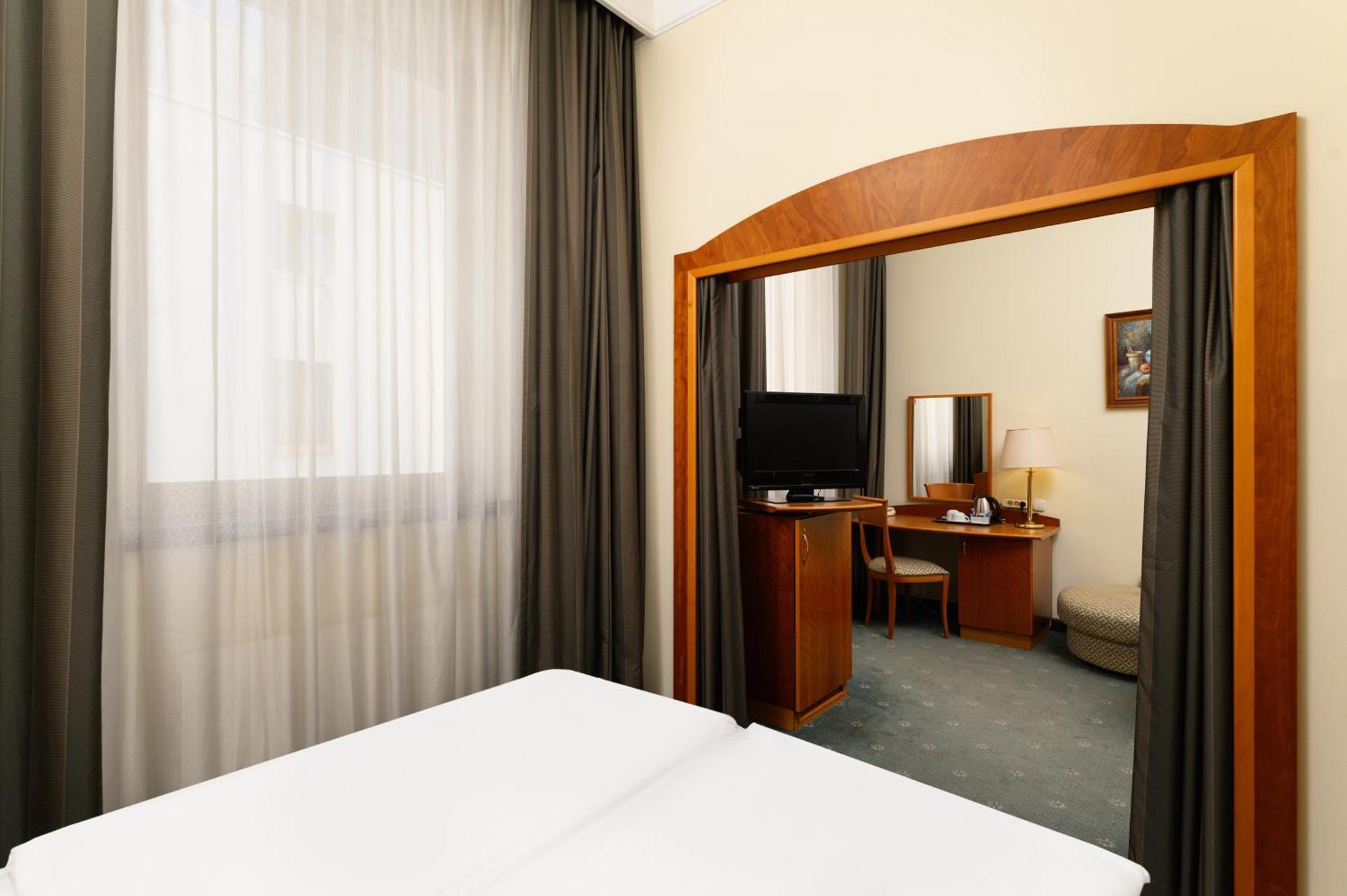 Danubius Hotel Hungaria City Center Budapest Bilik gambar